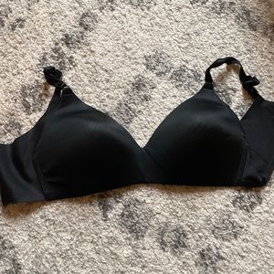 Black wire free bra
